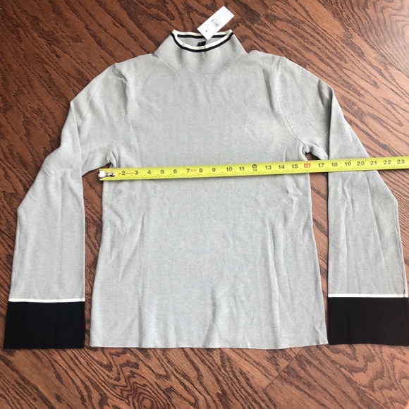 Ann Taylor grey/navy/white sweater/top. NWT - Picture 3 of 8